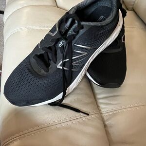 New Balance Men's Black Running Shoes